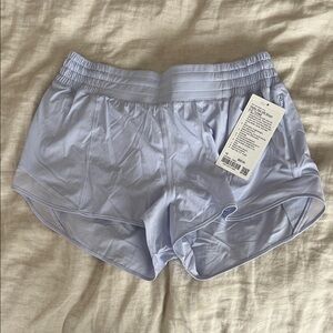 NWT LULULEMON HOTTY HOT HR SHORT 2.5” *LINED, size 10, SERENE BLUE